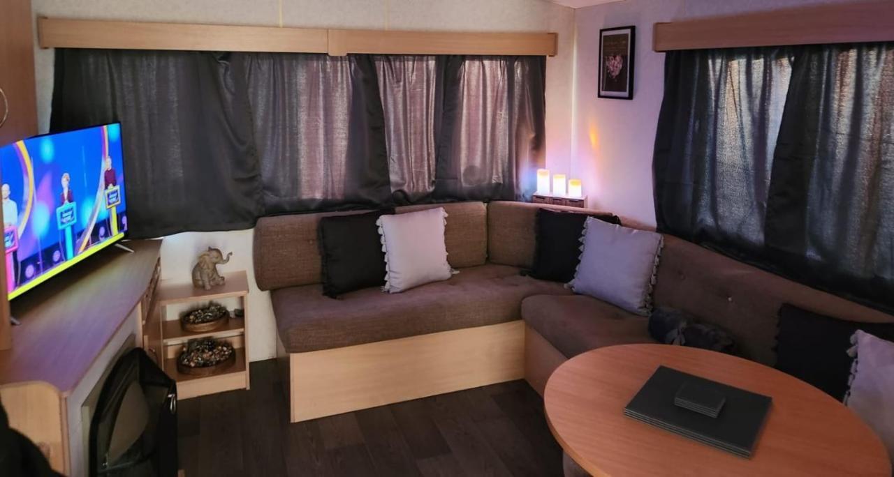 Hotel Comfy Caravan On Marine Park Rhyl Esterno foto