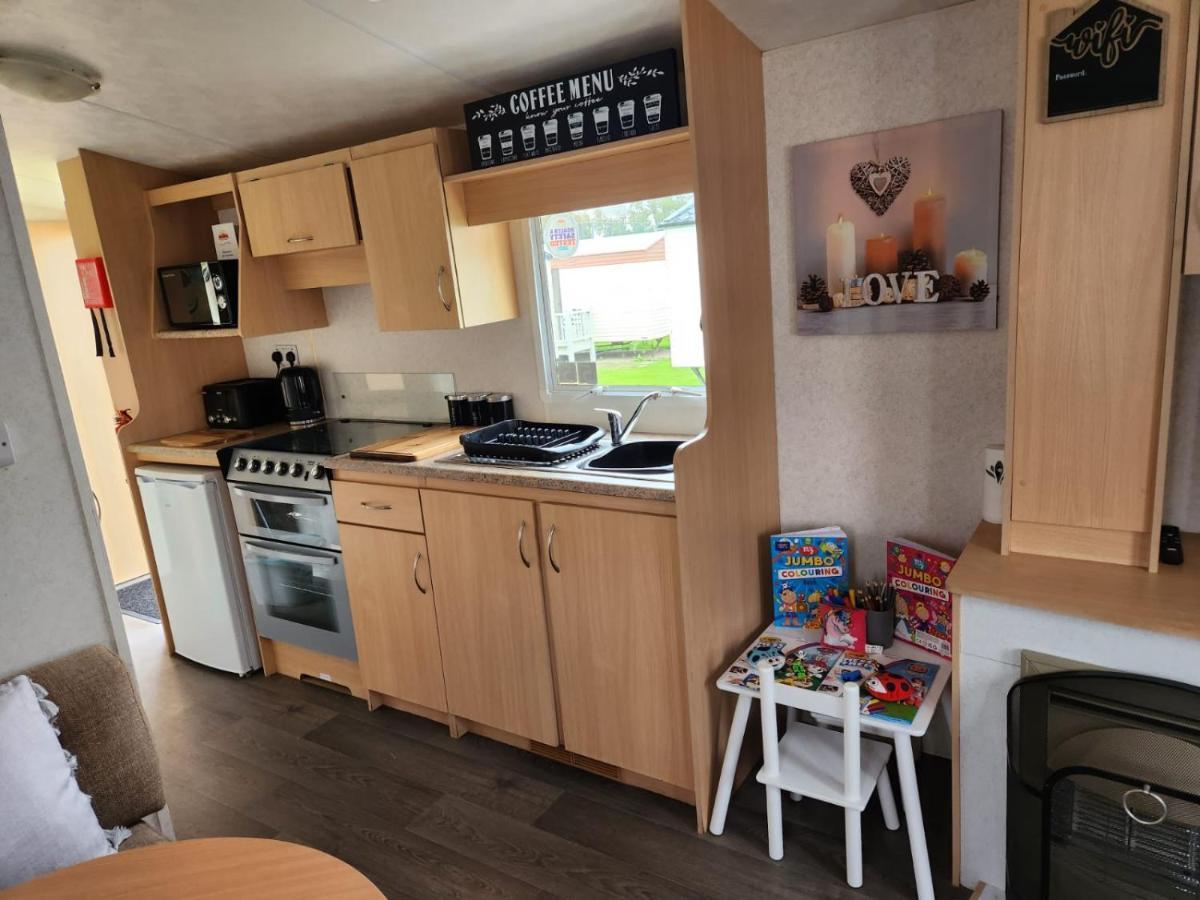 Hotel Comfy Caravan On Marine Park Rhyl Esterno foto